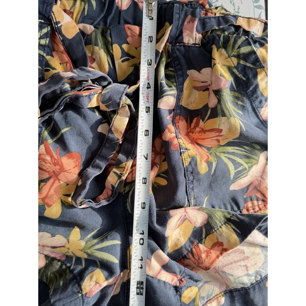 Time and Tru Floral Shorts Women's Size M 8-10 Multicolor Summer - Picture 7 of 8